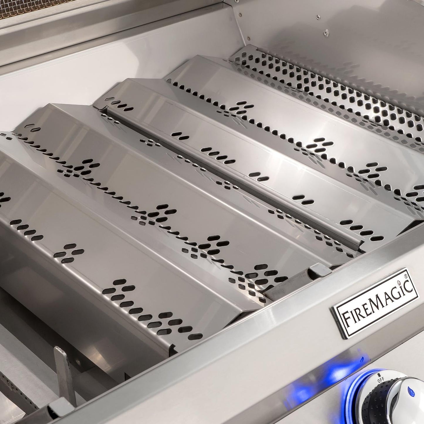 Fire Magic A540i Aurora Built-in Gas Grill with Analog Thermometer, 30" x 18" Cooking Area (540 sq. in.)