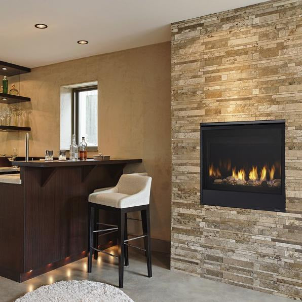 Majestic Quartz 32" With IntelliFire Touch ignition Direct Vent Gas Fireplace