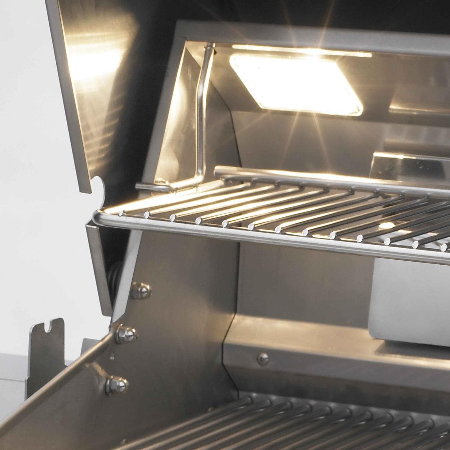 Fire Magic A540i Aurora Built-in Gas Grill with Analog Thermometer, 30" x 18" Cooking Area (540 sq. in.)