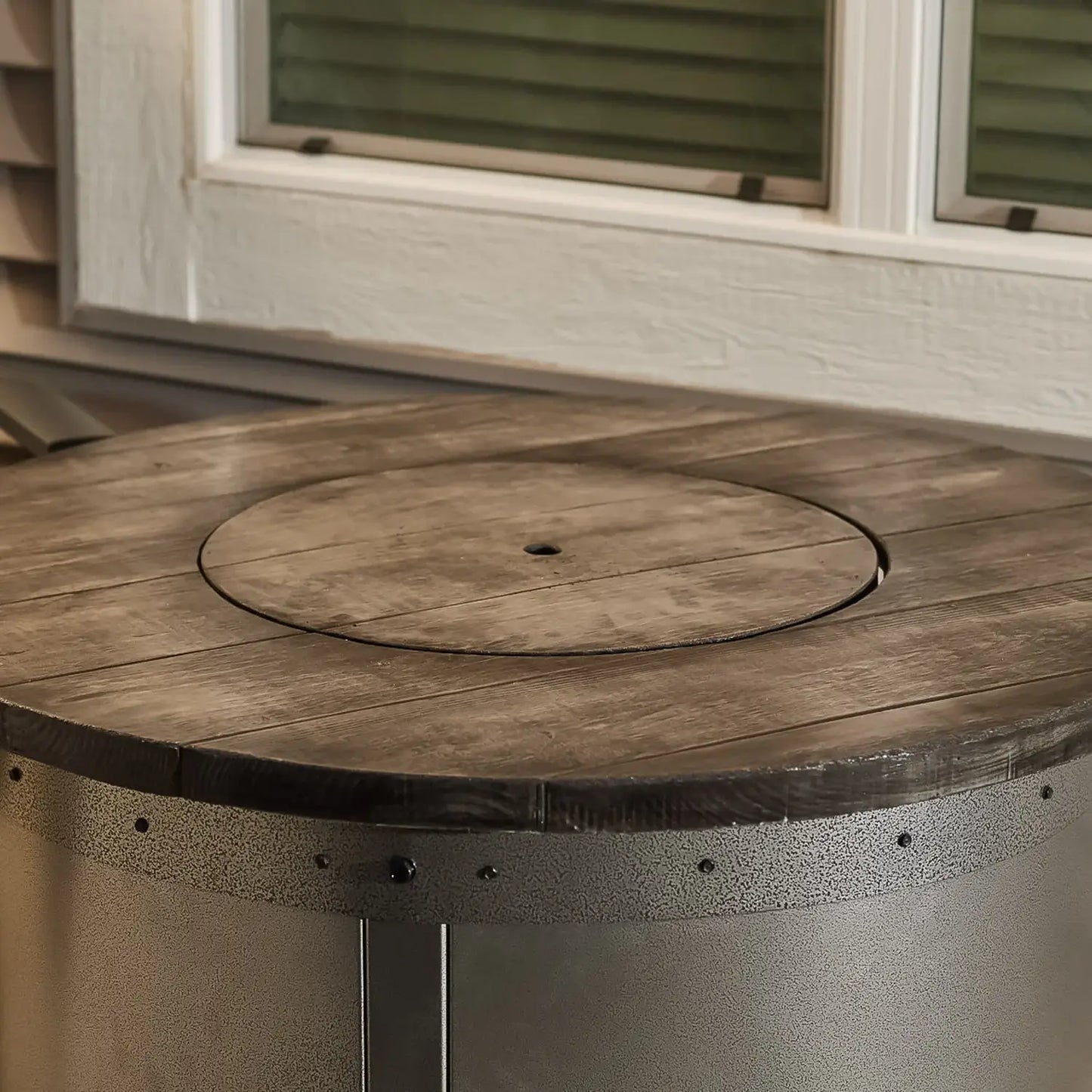 Outdoor GreatRoom Edison Round Fire Pit Table